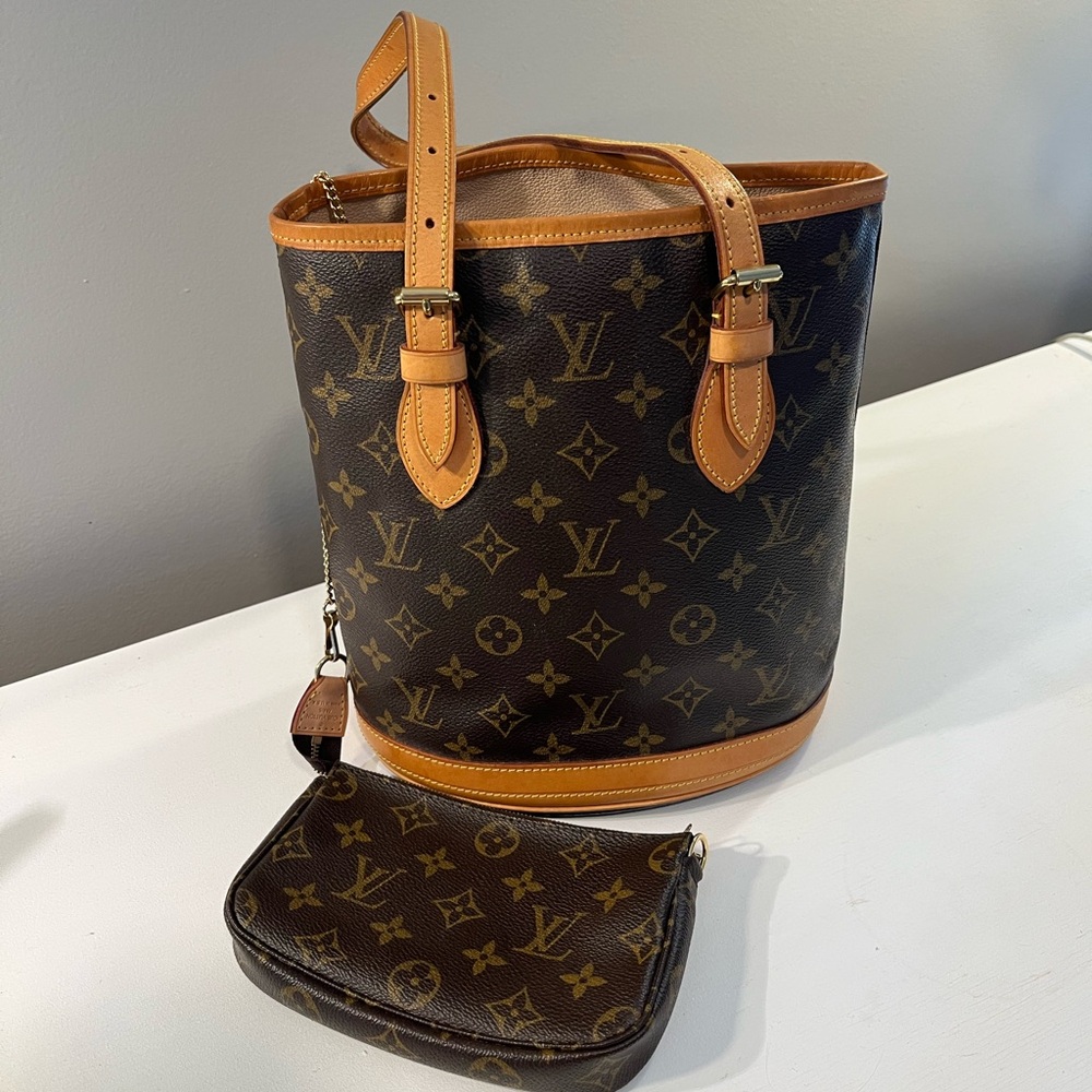 Louis Vuitton small bucket bag‎